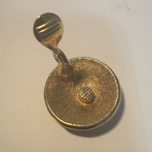 Vintage Earrings Black Enamel Gold Tone Clip-On Button Shell - Picture 6 of 9